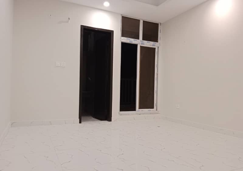 Brand New 2 Bedroom Apartment In Moterway Facing Available In The Gate Mall 7