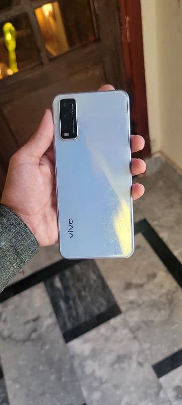 Vivo Y20 4/64 in new condition with box 3