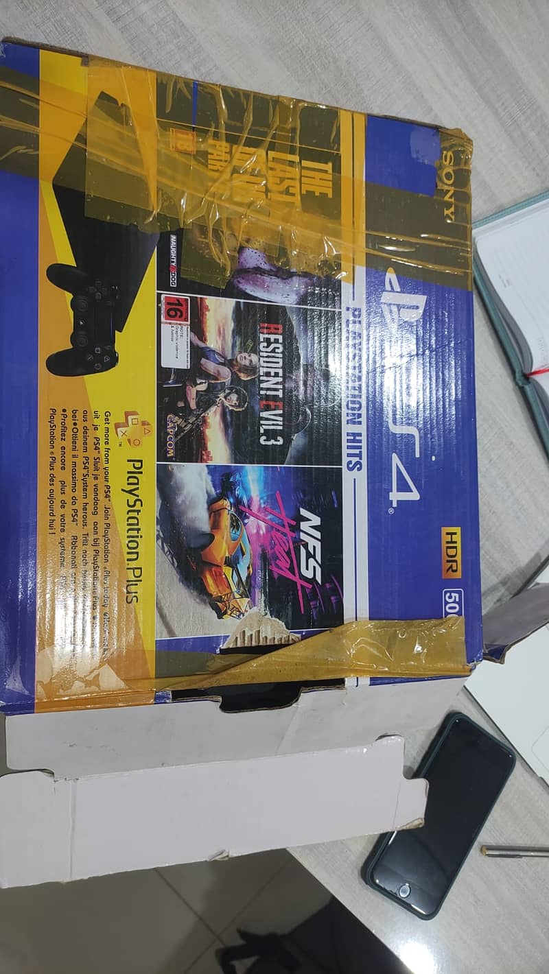 PS4 in good condition with 1+1 Controller Avalible in cheapest price. 1