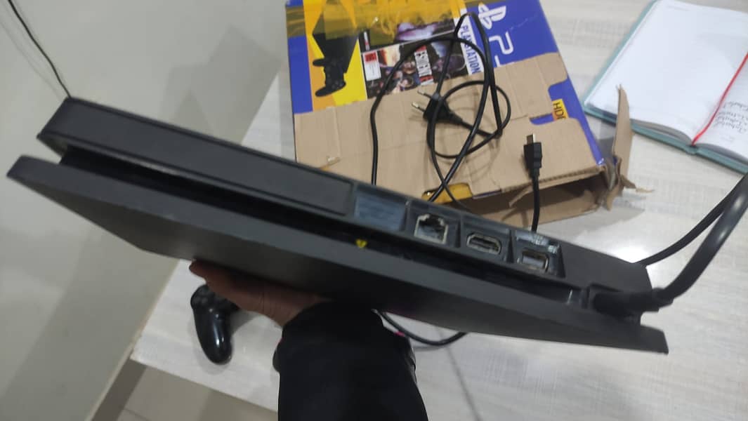 PS4 in good condition with 1+1 Controller Avalible in cheapest price. 4