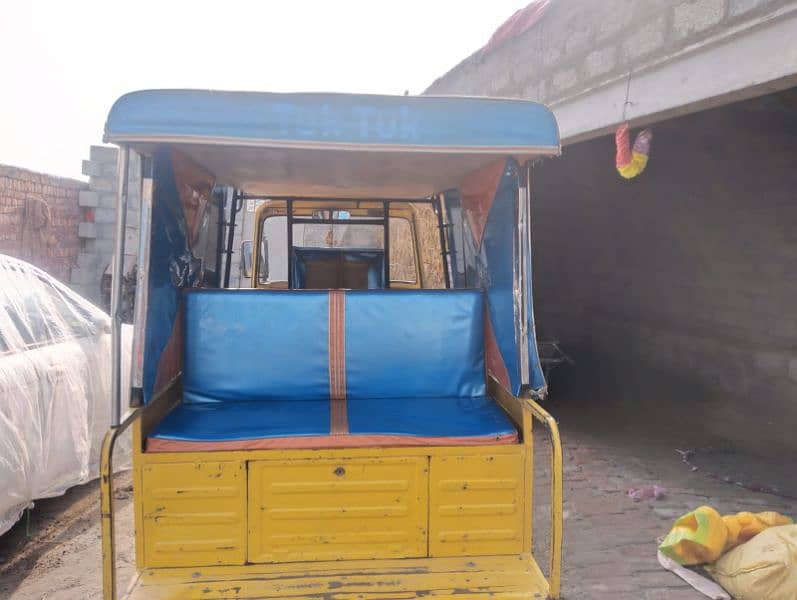 CNG Rickshaw 4