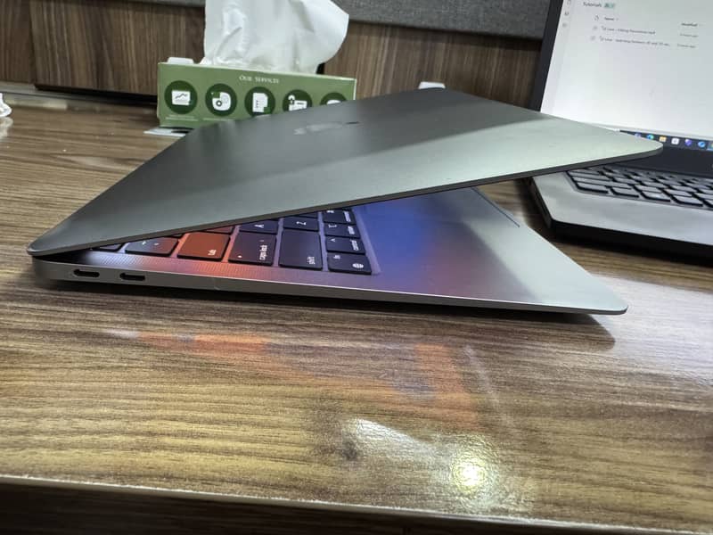 Macbook Air M1 (256GB) 5