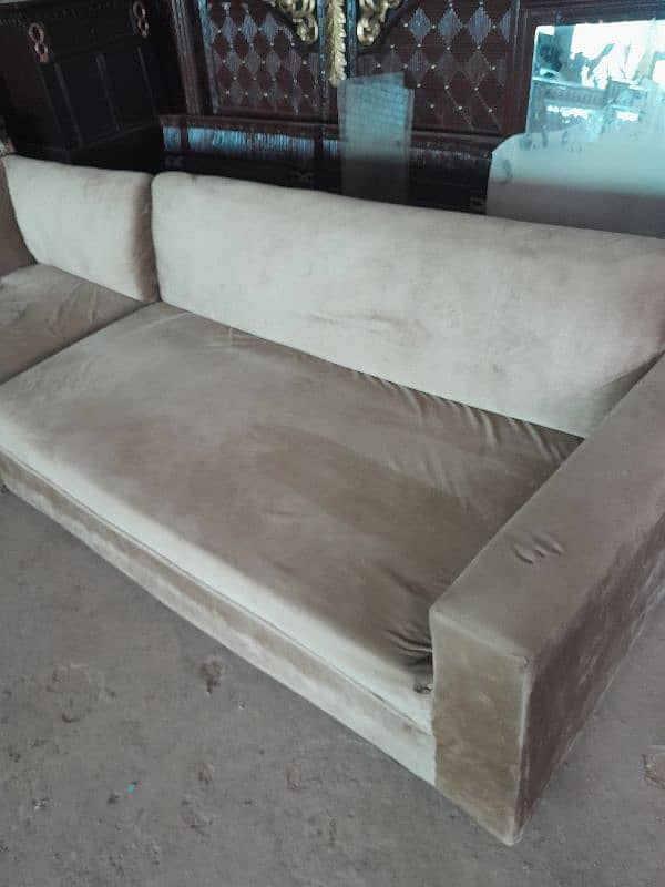 L shape sofa in awesome condition 2