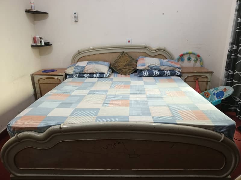 Wooden Bed Set 0