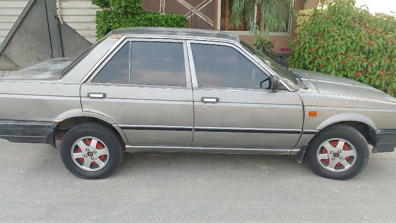 Nissan Sunny 1987 7