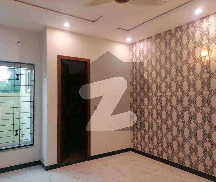 Get An Attractive House In Lahore Under Rs. 33000000 0