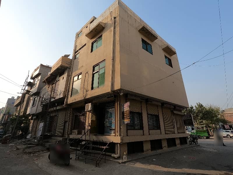 Stunning Corner 600 Square Feet Building In PCSIR Staff Colony Available 2