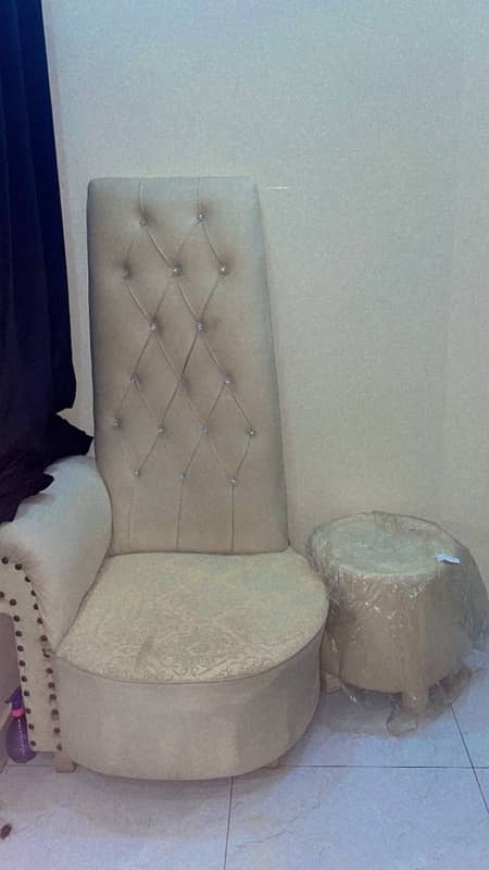 Room Chair with Table 2