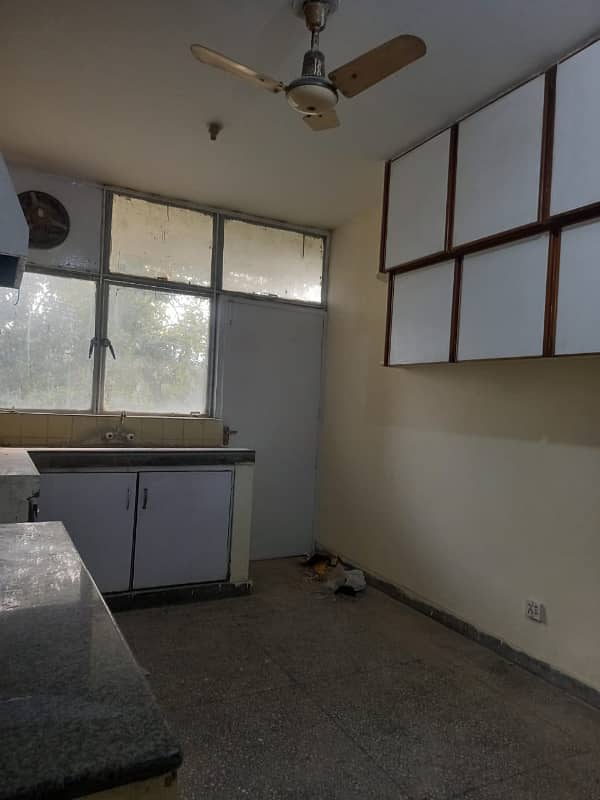 10 Marla 3 Bedrooms Apartment Available For Sale In Askari 2 Lahore Cantt 3