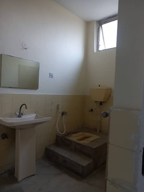 10 Marla 3 Bedrooms Apartment Available For Sale In Askari 2 Lahore Cantt 11