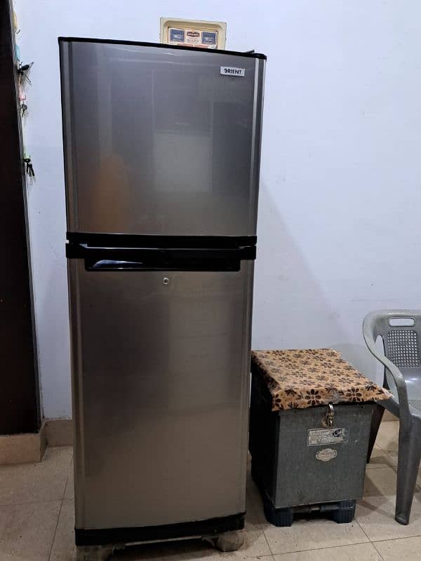 Orient Medium Size Fridge – Grey & Black, Excellent Condition 1