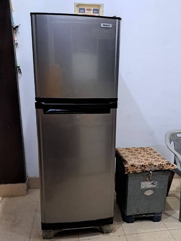 Orient Medium Size Fridge – Grey & Black, Excellent Condition 2