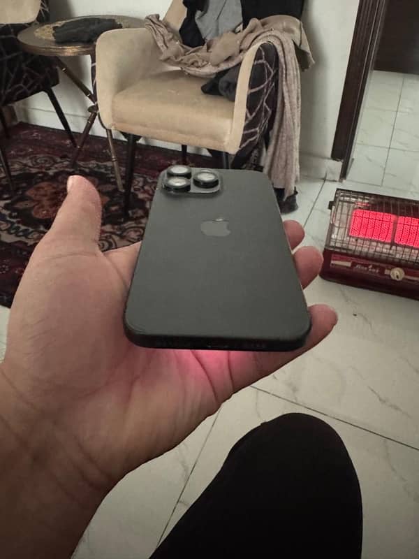 Iphone 15pro max black colour 1