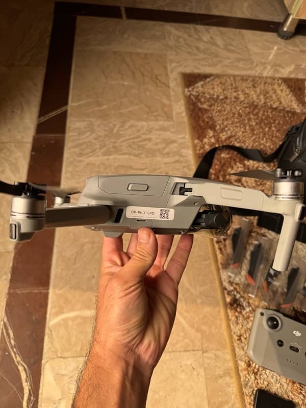 Dji Mavic air 2 fly more mint condition 2