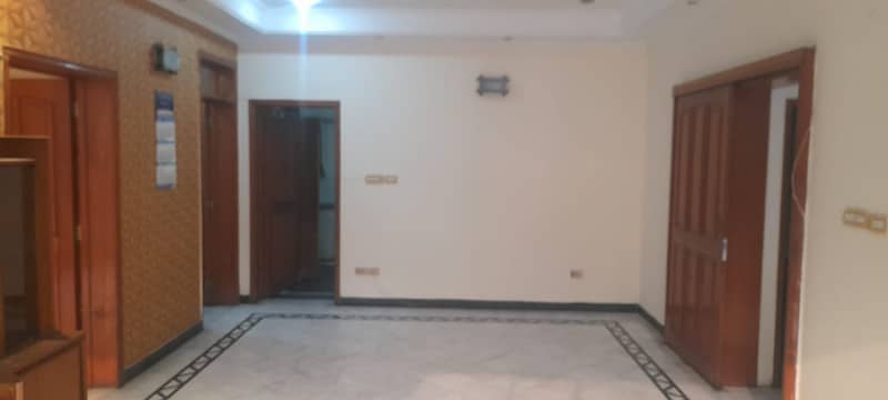 17 Marla house for rent, Model town, LHR. 5