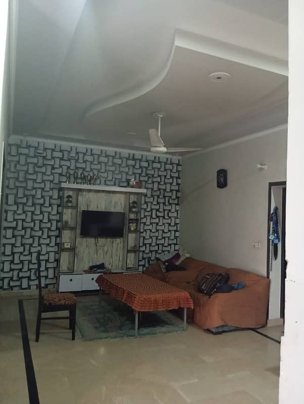 10 MARLA USED LOWER PORTION FOR RENT OPF SOCIETY KHAYABAN E JINNAH ROAD LAHORE. 5