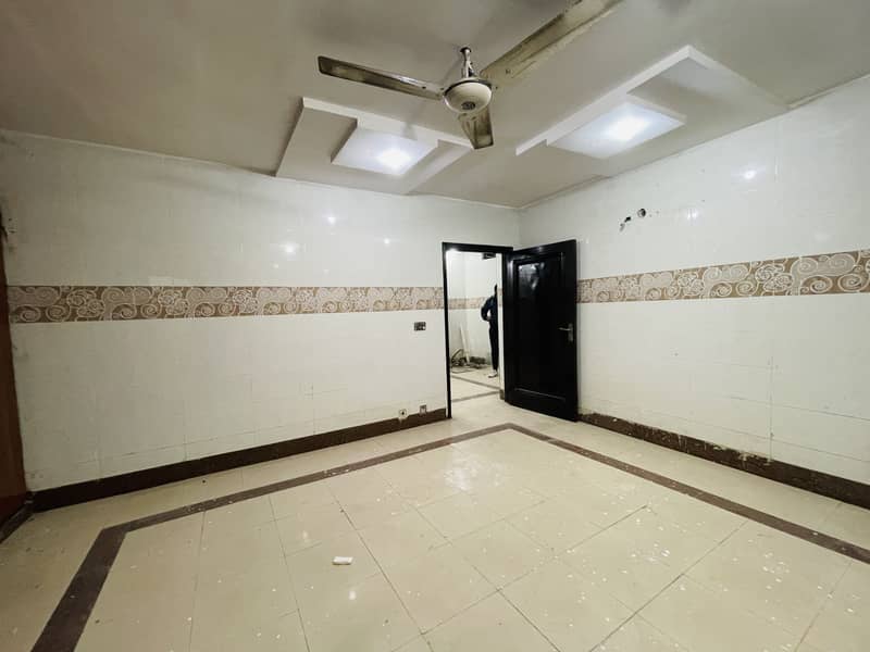 5 Marla Full House For Rent Near Canal Road Johar Town 0