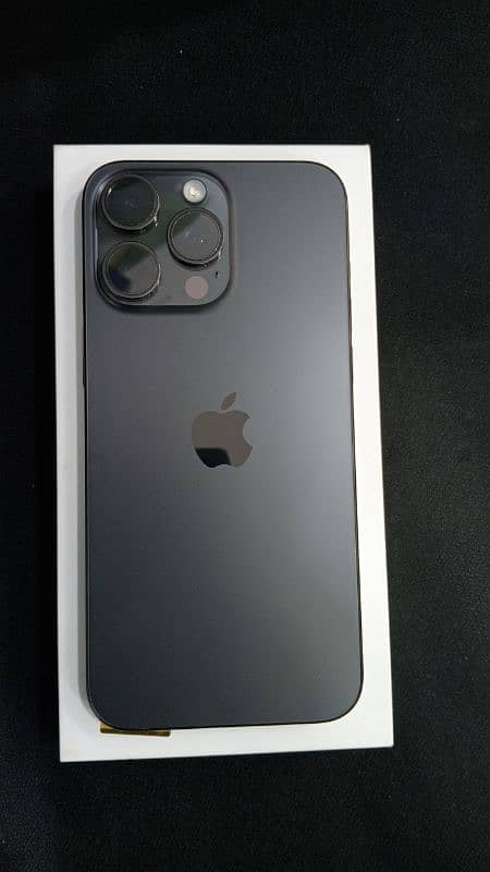 I phone 15 pro max ( Pta approved 256gb) 5