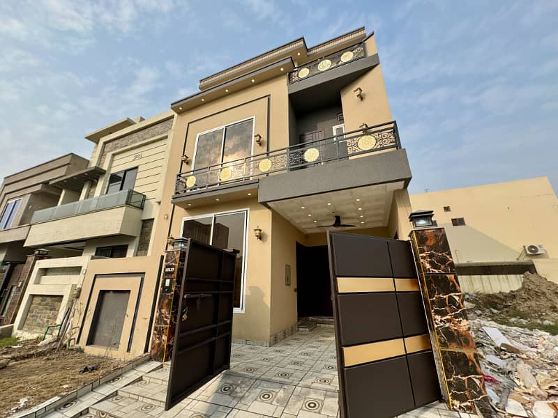 Citi Housing Gujranwala 5 Marla Ultra Modern Classic House Triple Story Design 24