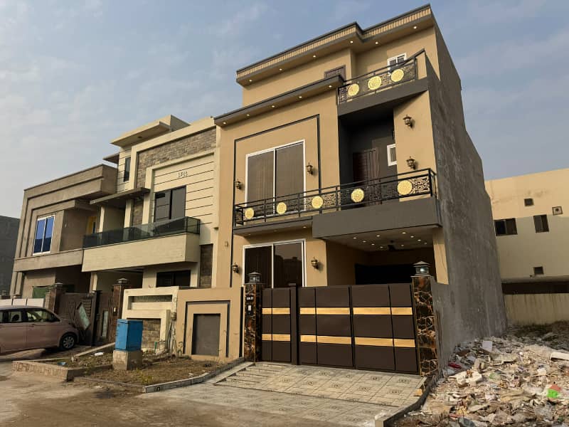 Citi Housing Gujranwala 5 Marla Ultra Modern Classic House Triple Story Design 26