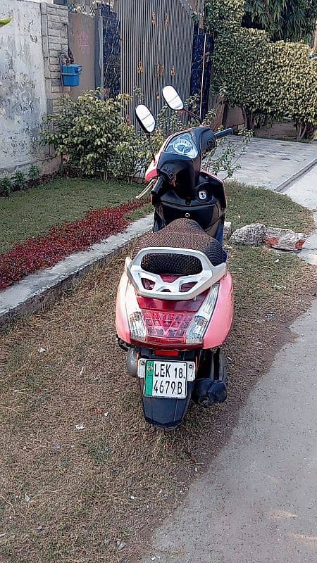 united Scooty 100cc 1