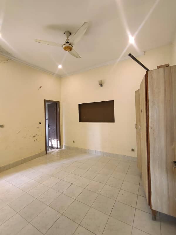 1 KANAL HOUSE IS AVAILABLE FOR SALE IN VALENCIA HOUSING SOCIETY LAHORE 9