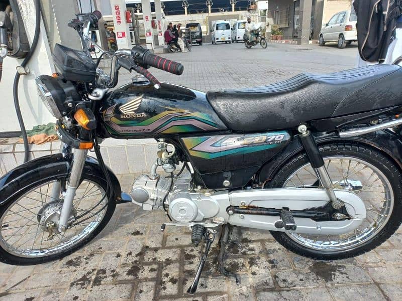 Honda CD70 0