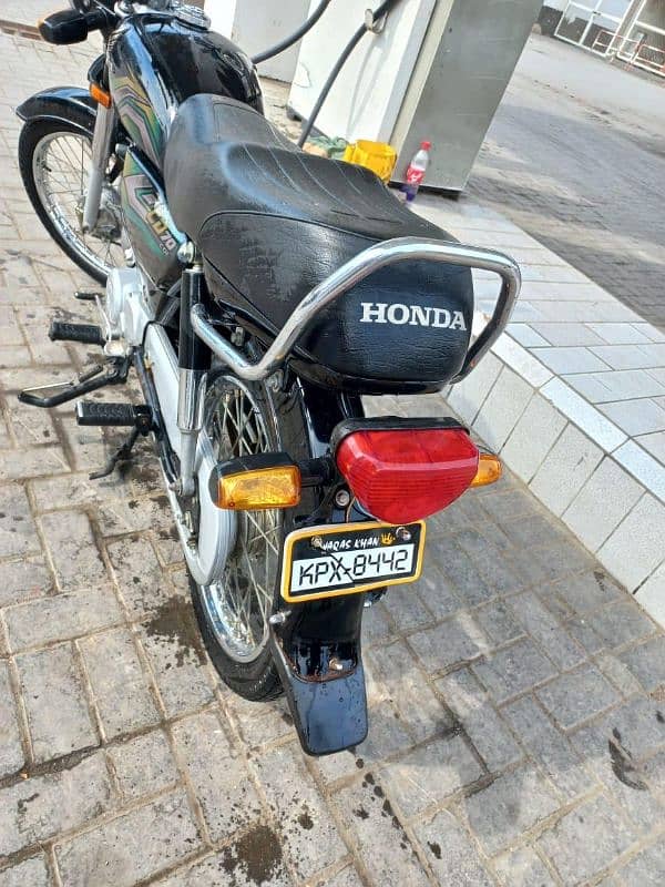 Honda CD70 5