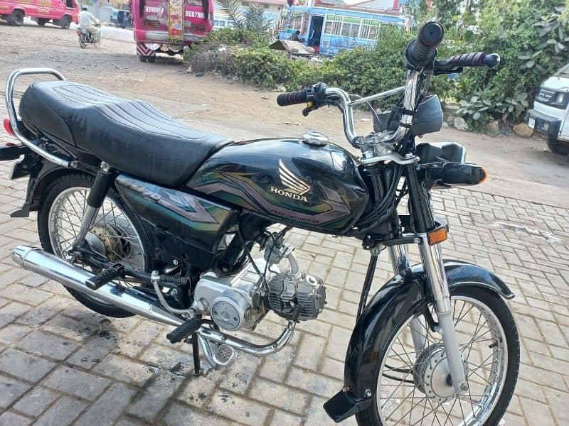 Honda CD70 7