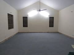 *400 Yards Corner West-Open Upper Portion for Rent*