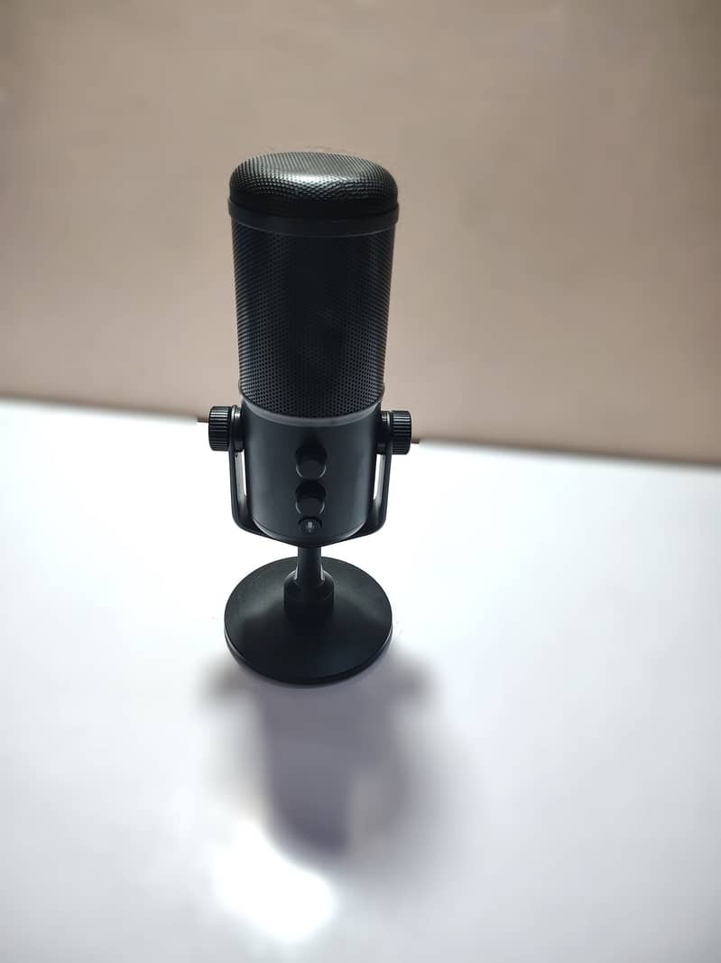 Razer Seiren Series Microphones Available 7