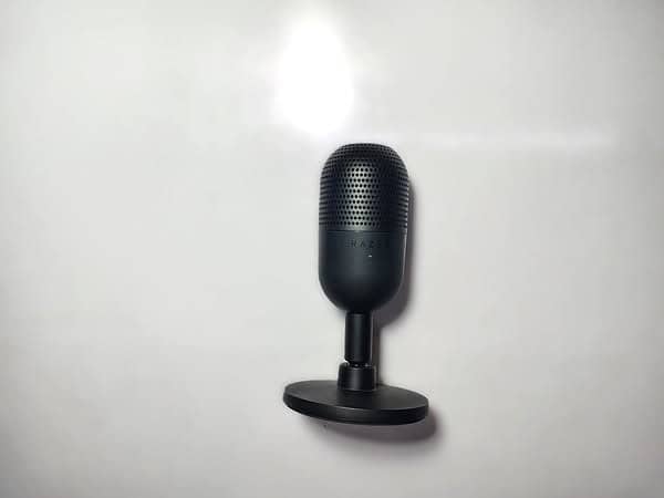 Razer Seiren Series Microphones Available 13