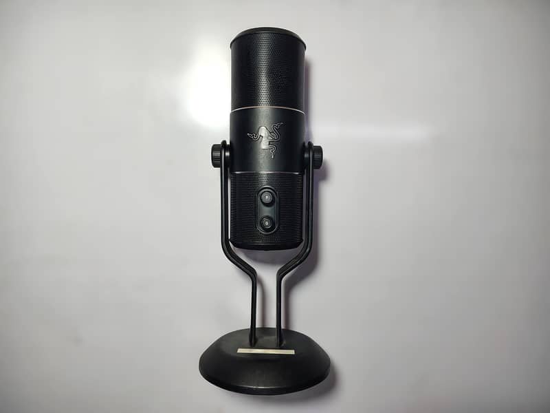 Razer Seiren Series Microphones Available 15