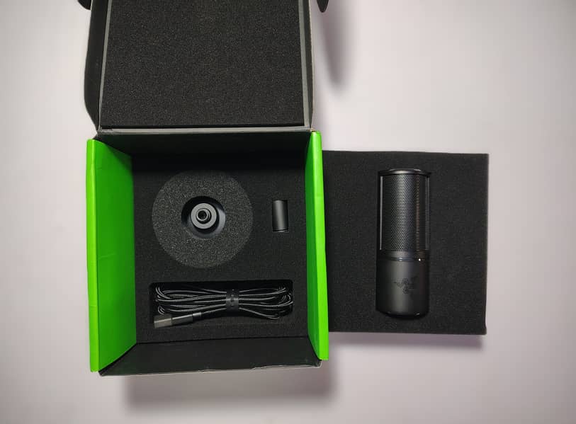 Razer Seiren Series Microphones Available 19