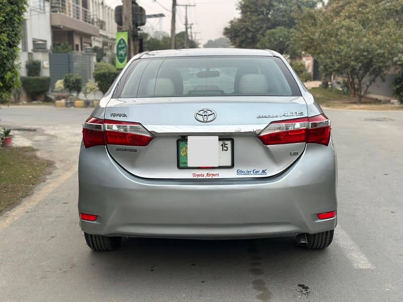 Toyota Corolla Altis 2015 4