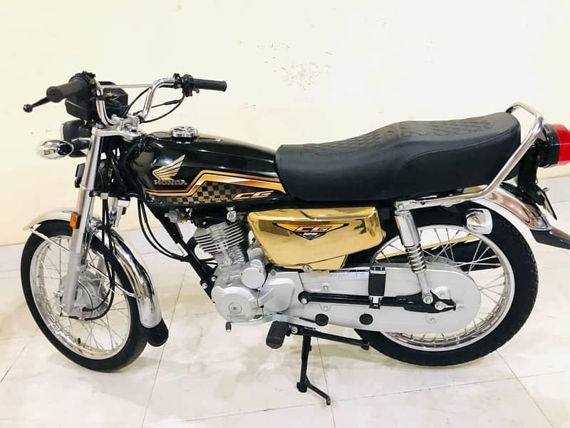 HONDA CG125 2024 GOLD EDITION. 1