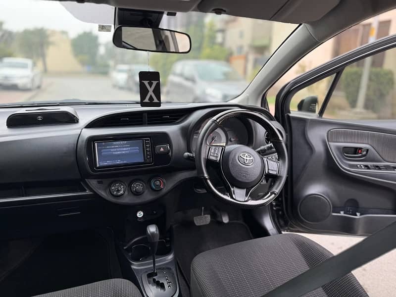 Toyota Vitz 2018 5