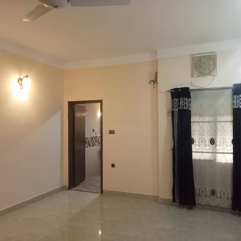 Iqbal Town : 10 Marla Full House For Rent 4