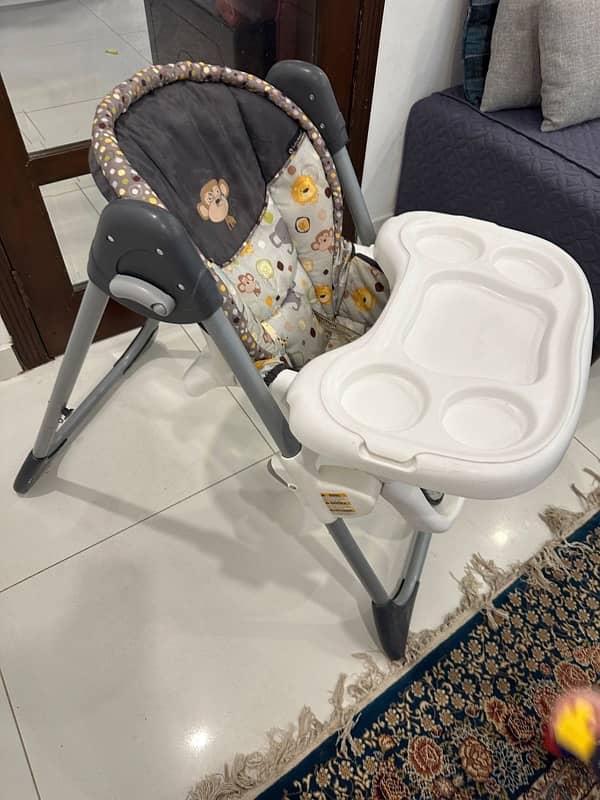 Baby high chair in perfect condition 2