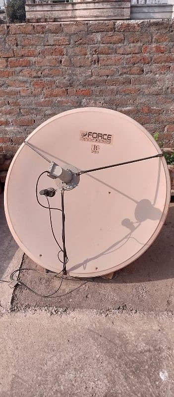 4ft antenna Dish with its Receiver and stand 0