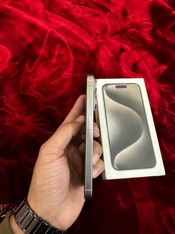 Iphone 15 pro 10/10 condition 100% battery health 4