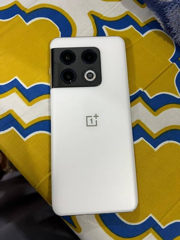 OnePlus 10 pro 5G / 512 GB White Color for Sale 1