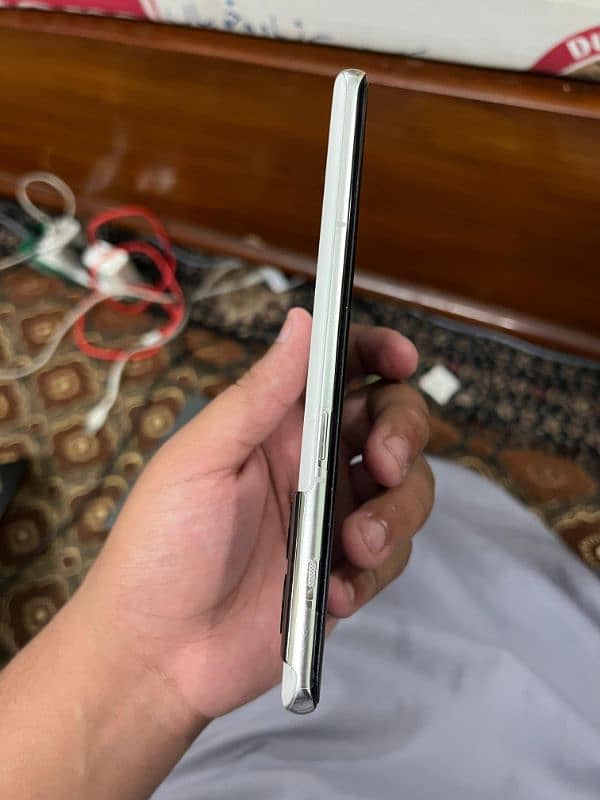 OnePlus 10 pro 5G / 512 GB White Color for Sale 5