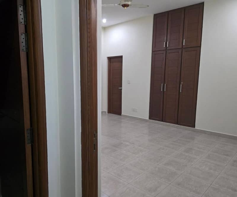 One Kanal 3 Bed New Design Luxury Beautiful Upper Portion Available For Rent In DHA Phase 3 DHA Lahore Cantt 7