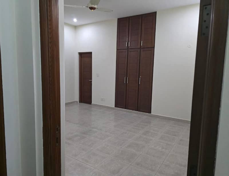 One Kanal 3 Bed New Design Luxury Beautiful Upper Portion Available For Rent In DHA Phase 3 DHA Lahore Cantt 9