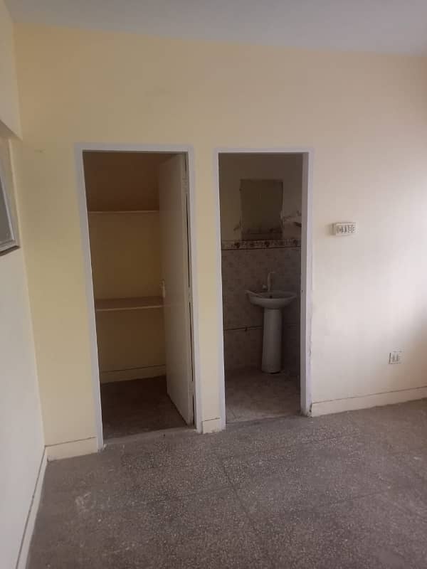 Al haj 2 bed dd 1st floor gulshan iqbal block 4 5