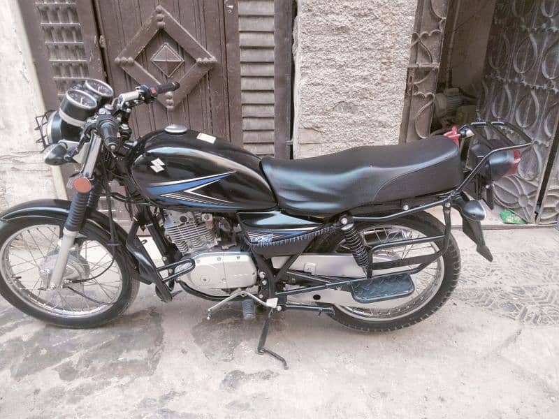 selling my Suzuki GS 150 in mint condition 0