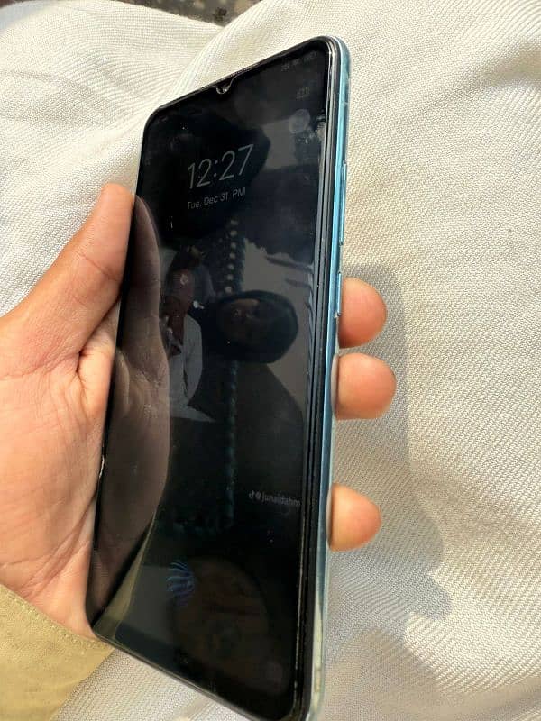 Vivo S1 4+128 original mobile charger sath ha urgent sale 4