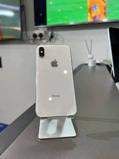 iPhone x 256My Whatsapp number 03411594804