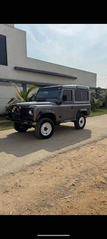 Land rover Defender 90 1